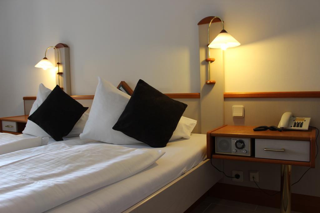 Seehotel Paulitsch Velden am Worthersee Ruang foto